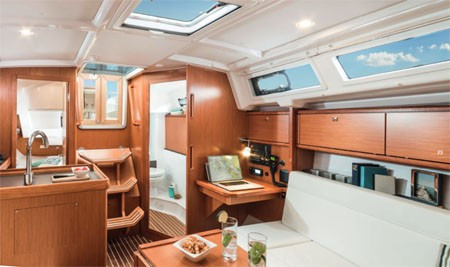 Yacht BAVARIA - Cruiser 34 "Tonkica"