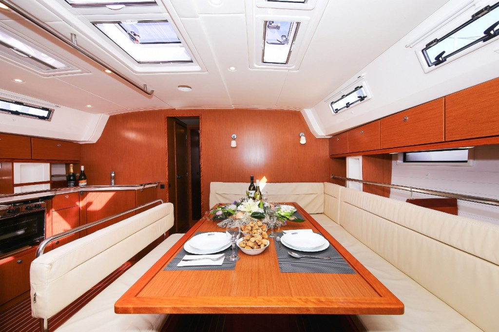 Yacht BAVARIA - Cruiser 50 "Godspeed"