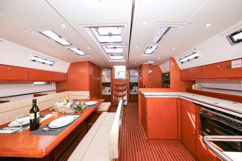 Yacht BAVARIA - Cruiser 50 "Godspeed"