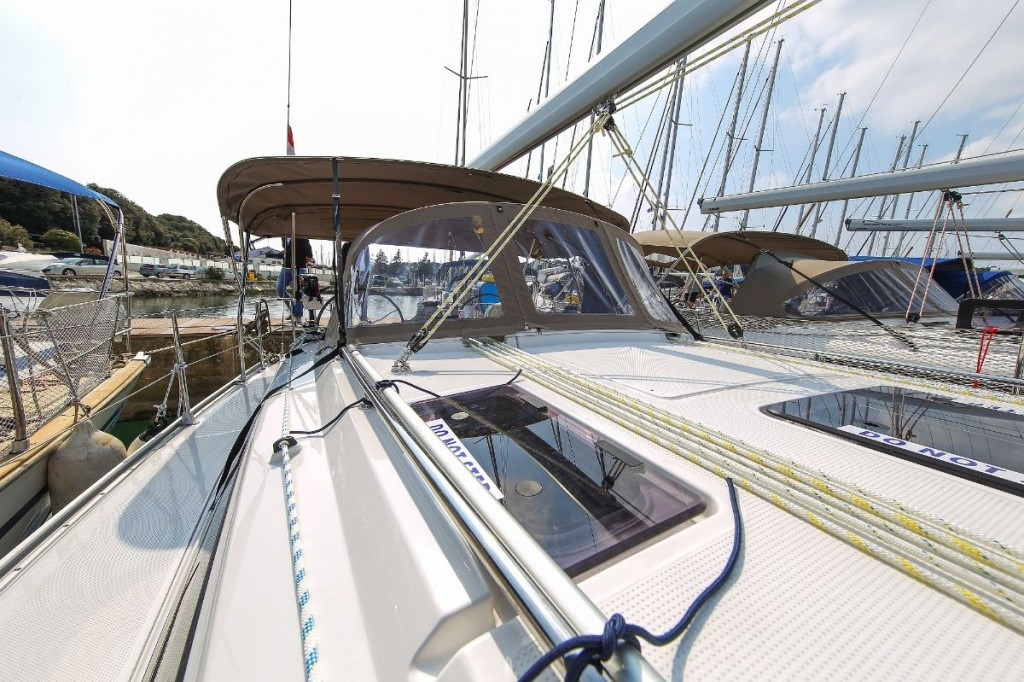 Yacht BAVARIA - Cruiser 37 "Bella Angelina"