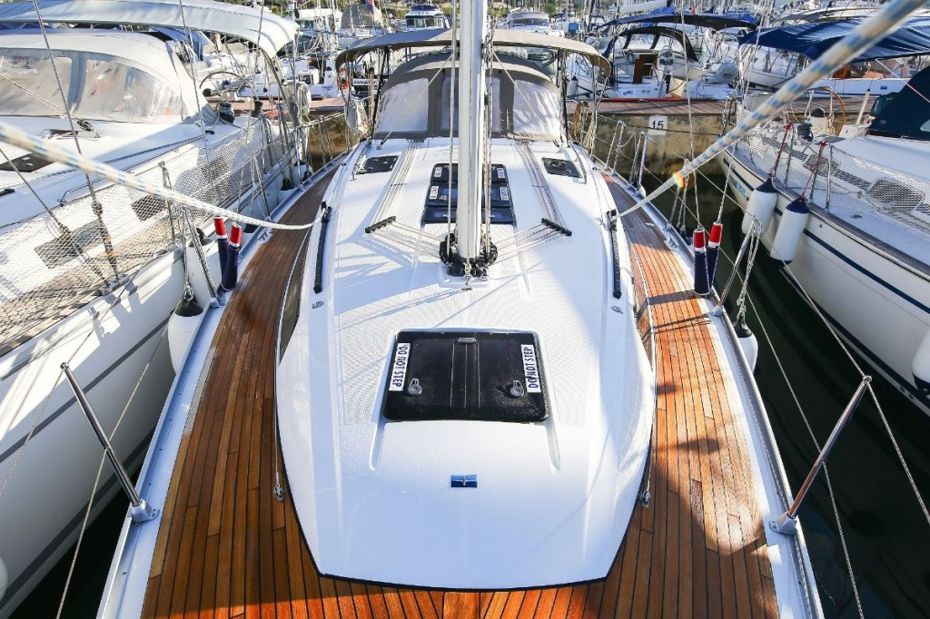 Yacht BAVARIA - Cruiser 37 "Bella Angelina"