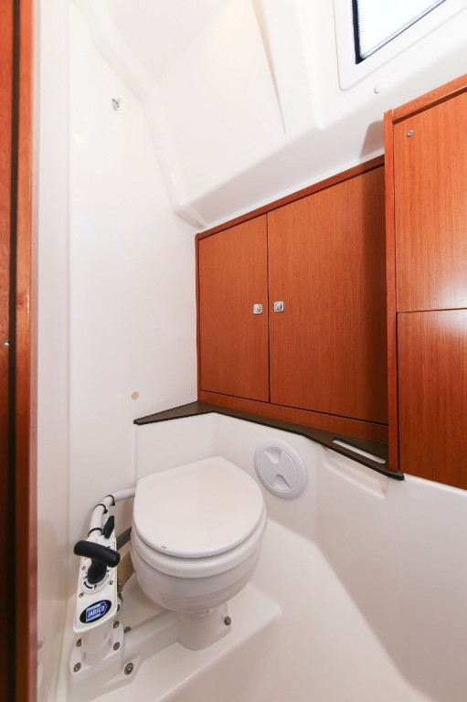 Yacht BAVARIA - Cruiser 37 "Bella Angelina"