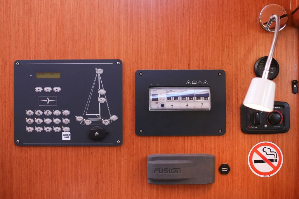 Yacht BAVARIA - Cruiser 37 "Bella Angelina"