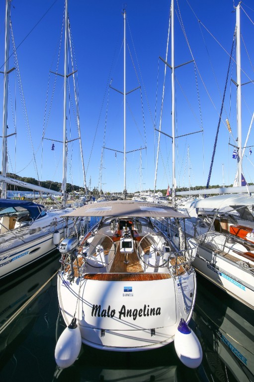 Yacht BAVARIA - Cruiser 37 "Malo Angeline"