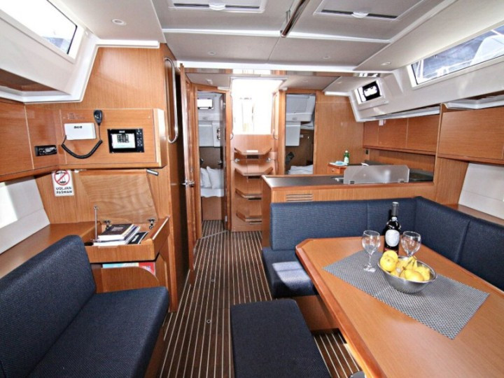 Yacht BAVARIA - C45 "Twiggy"