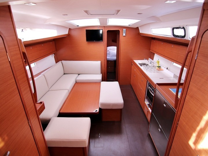 Yacht DUFOUR - 460 Grand Large "Lola"