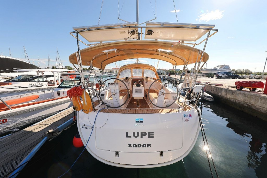 Yacht BAVARIA - Cruiser 37 "Lupe"