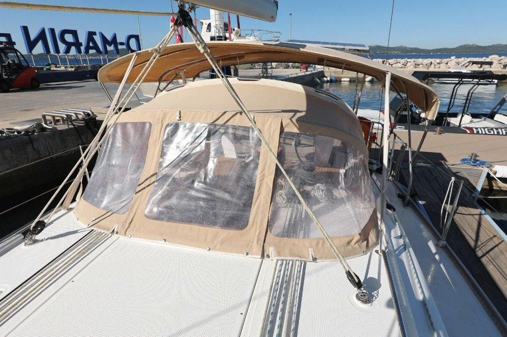 Yacht BAVARIA - Cruiser 37 "Lupe"