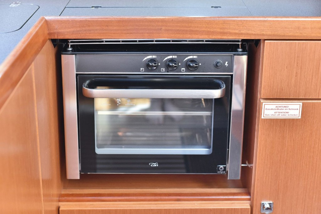 Yacht BAVARIA - Cruiser 37 "Lupe"