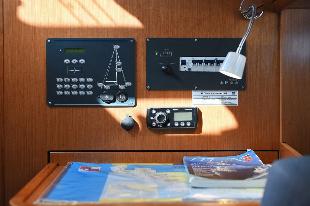 Yacht BAVARIA - Cruiser 37 "Lupe"