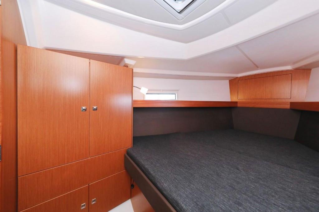 Yacht BAVARIA - Cruiser 37 "Lupe"