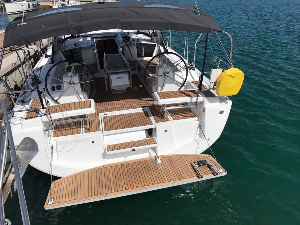 Yacht BENETEAU - Oceanis 41.1 "White Beauty"