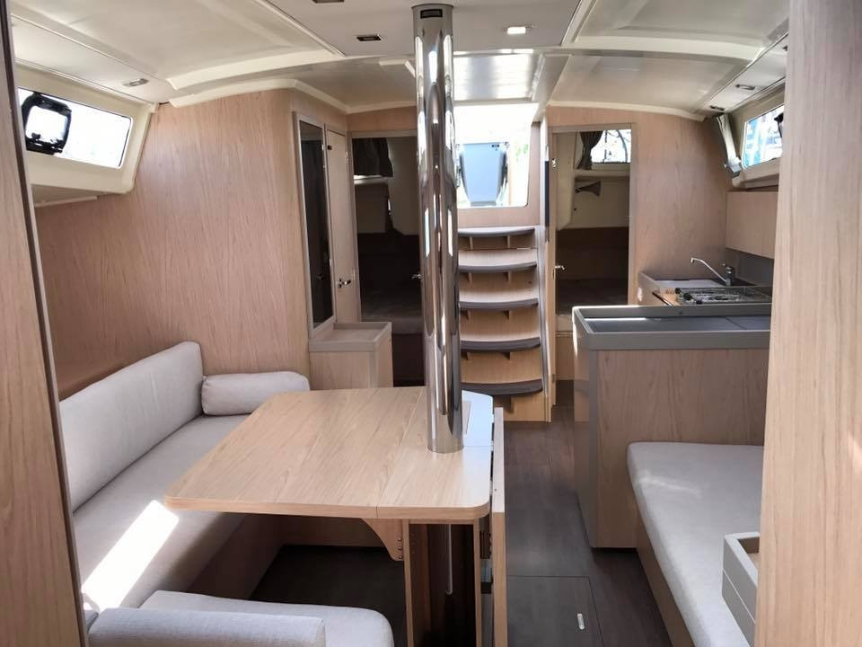 Yacht BENETEAU - Oceanis 41.1 "White Beauty"