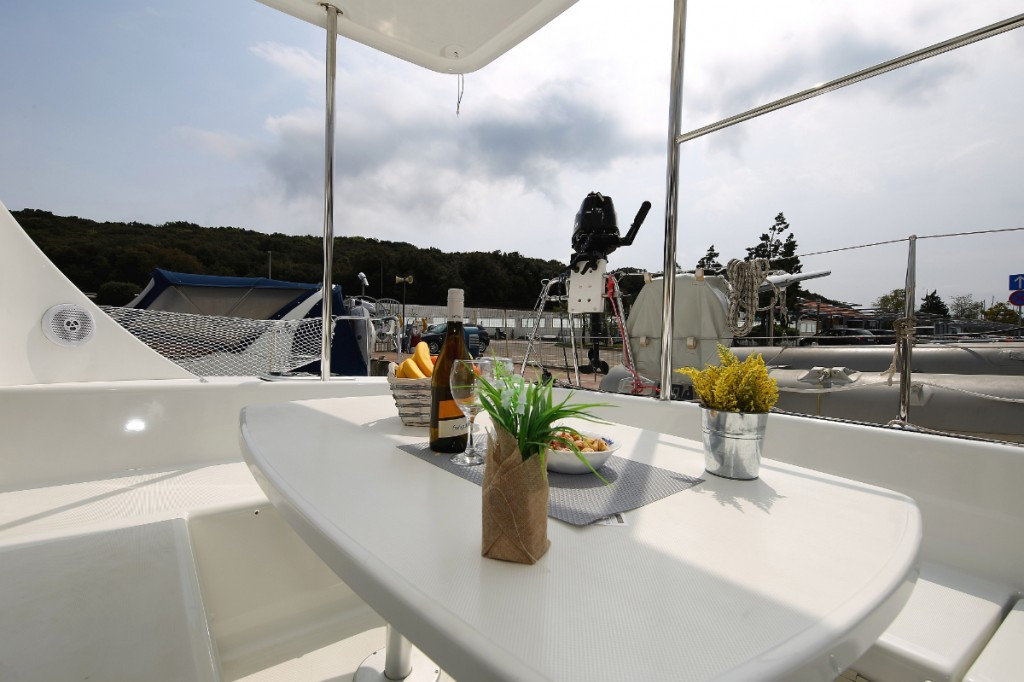 Yacht LAGOON - 380 "Eos"