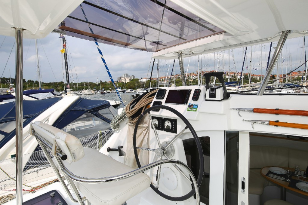 Yacht LAGOON - 380 "Eos"