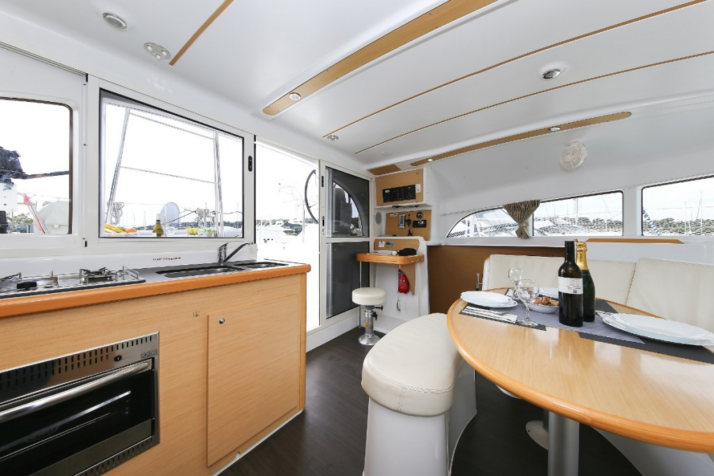 Yacht LAGOON - 380 "Eos"