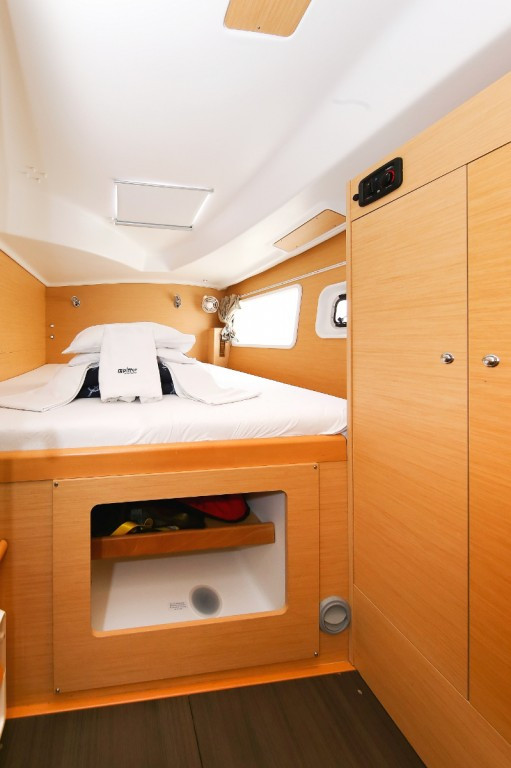 Yacht LAGOON - 380 "Eos"