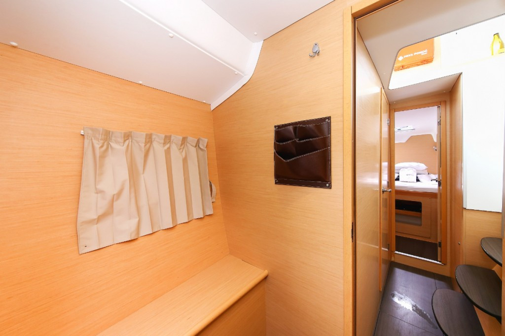 Yacht LAGOON - 380 "Eos"