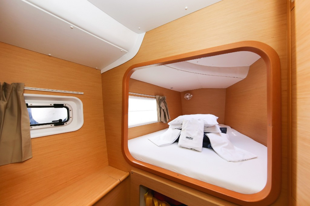 Yacht LAGOON - 380 "Eos"