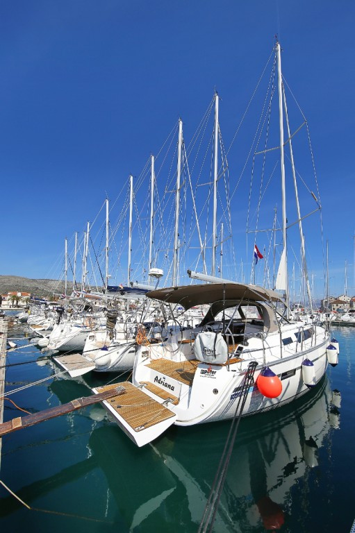 Yacht BAVARIA - Cruiser 37 "Adriana"