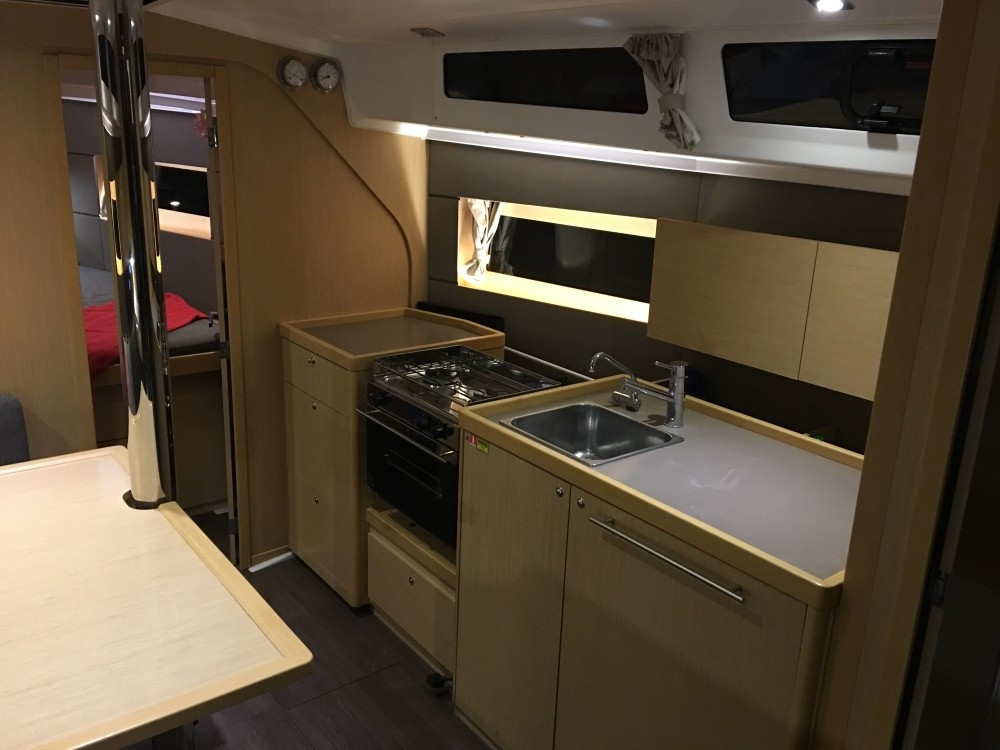 Yacht BENETEAU - Oceanis 38 "Omega"