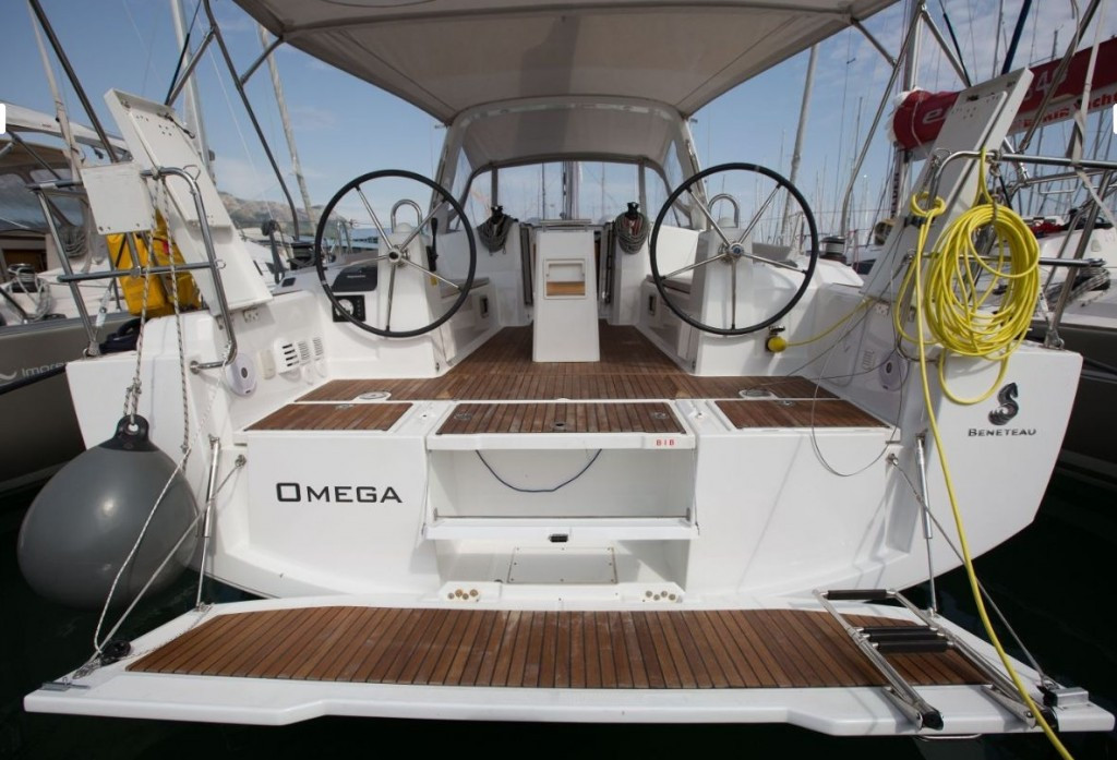 Yacht BENETEAU - Oceanis 38 "Omega"
