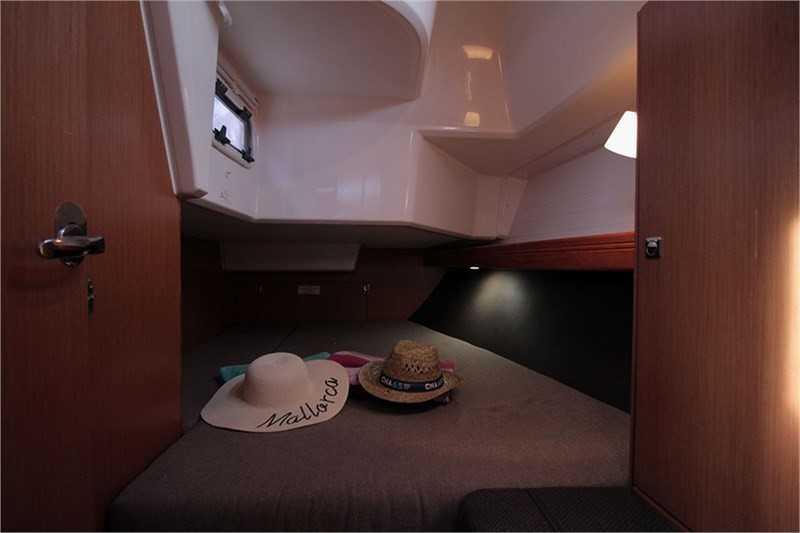 Yacht BAVARIA - Cruiser 37 "Chilly Lilly"