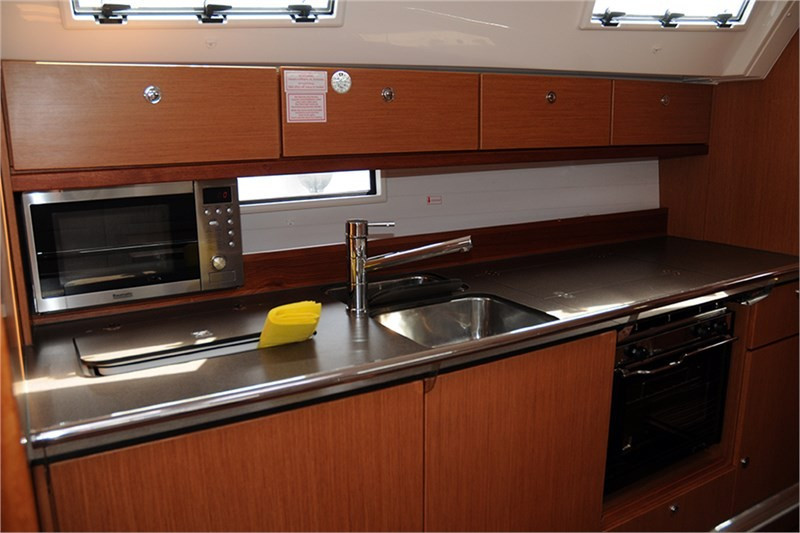 Yacht BAVARIA - Cruiser 40 "Tesoro"