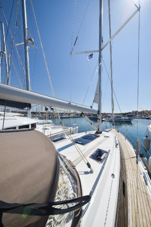 Yacht BAVARIA - Cruiser 37 "White Pearl"