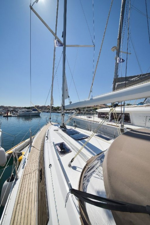 Yacht BAVARIA - Cruiser 37 "White Pearl"