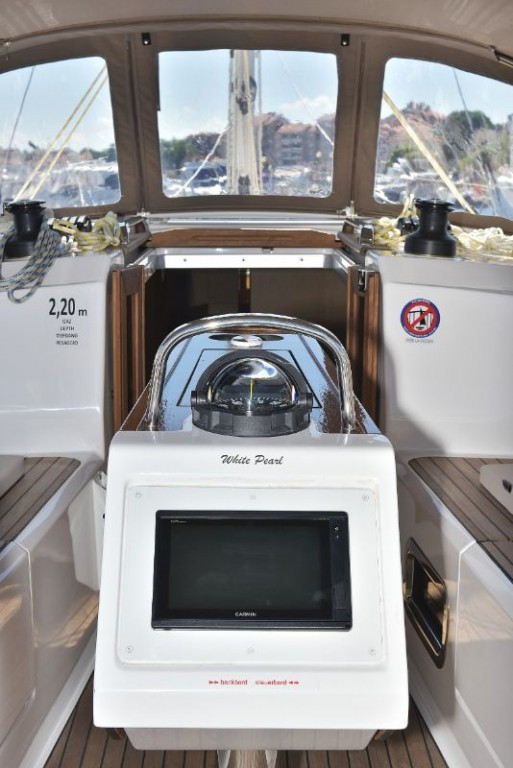 Yacht BAVARIA - Cruiser 37 "White Pearl"