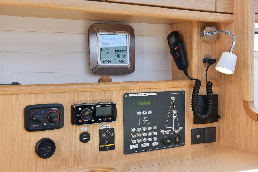 Yacht BAVARIA - Cruiser 37 "White Pearl"