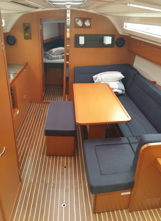 Yacht BAVARIA - Cruiser 41 "Livka IV"