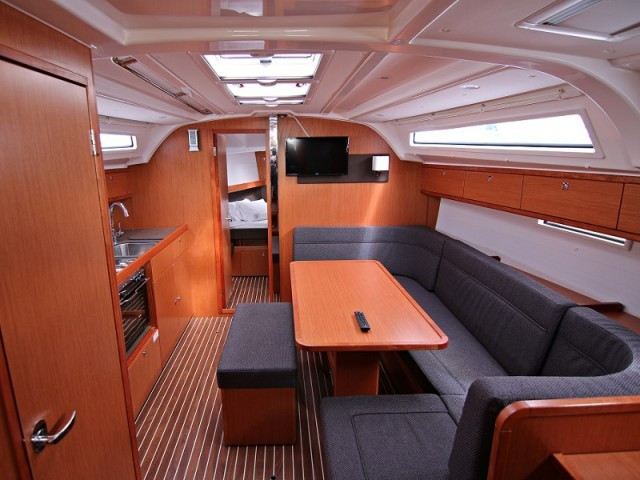 Yacht BAVARIA - Cruiser 41 "Federica"