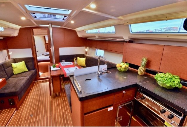 Yacht HANSE - 388 "Jolana"