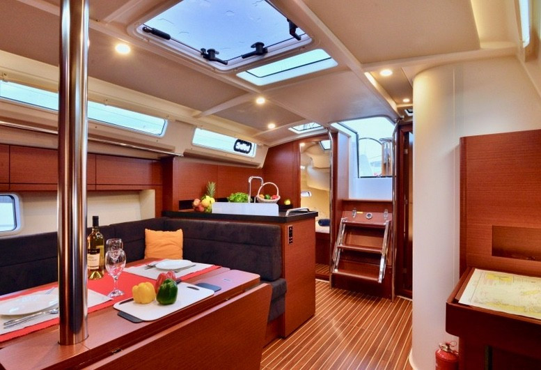 Yacht HANSE - 388 "Jolana"
