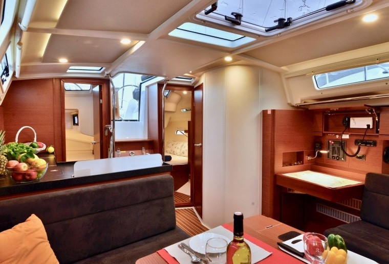 Yacht HANSE - 388 "Jolana"