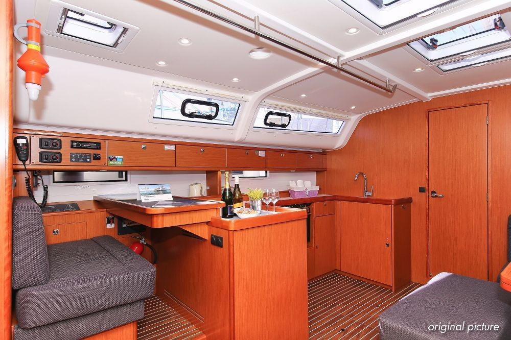 Yacht BAVARIA - Cruiser 51 "Viviana"