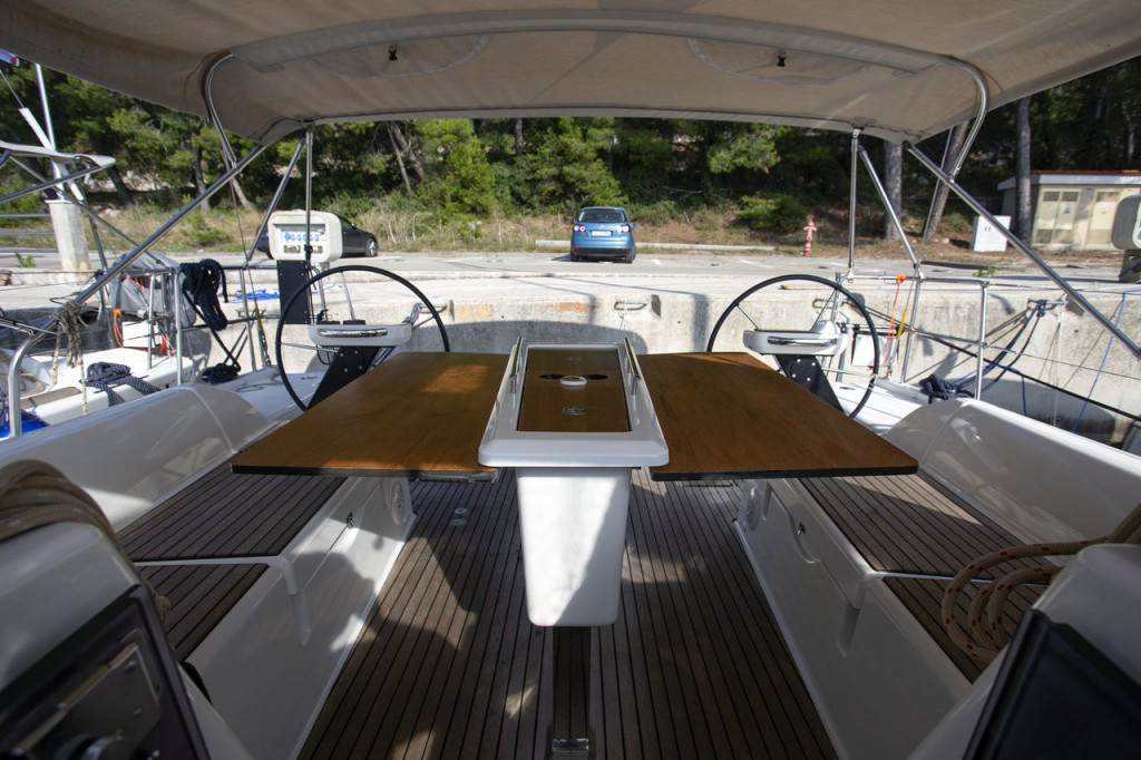 Yacht DUFOUR - 430 Grand Large "Lana V"