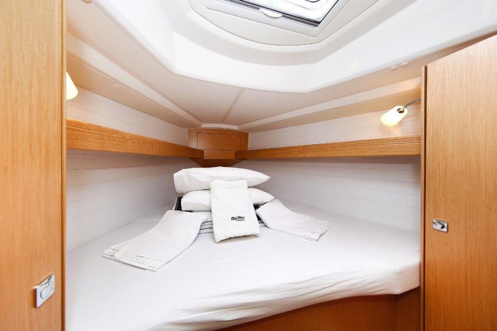 Yacht BAVARIA - Cruiser 34 "Chiara"