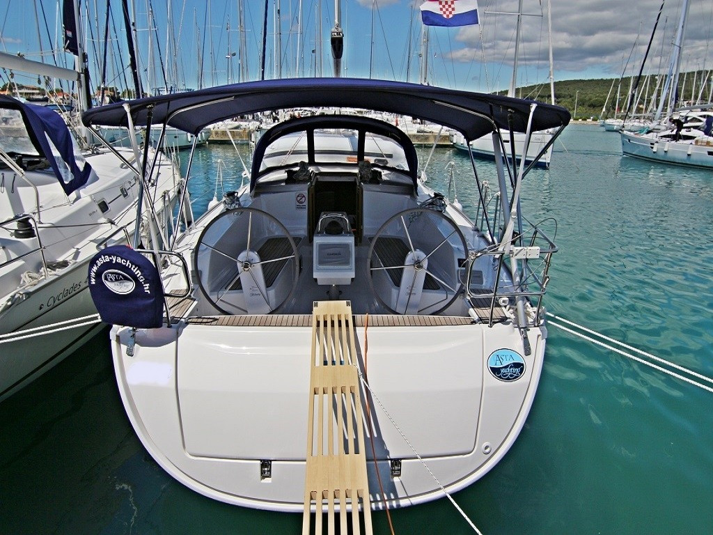 Yacht BAVARIA - Cruiser 41 "Rebecca"