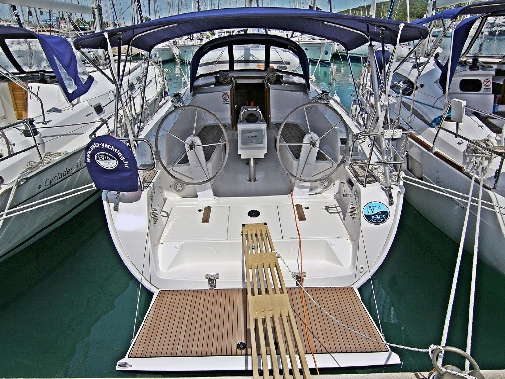 Yacht BAVARIA - Cruiser 41 "Rebecca"