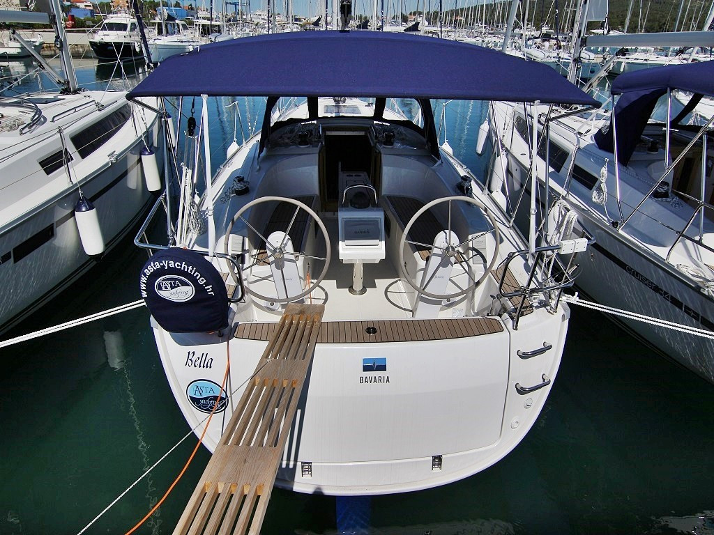 Yacht BAVARIA - Cruiser 34 "Bella"