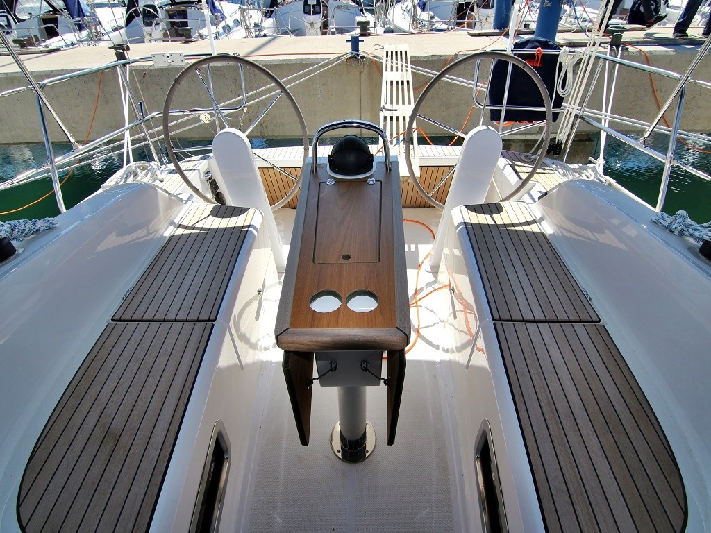 Yacht BAVARIA - Cruiser 34 "Bella"