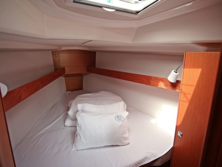 Yacht BAVARIA - Cruiser 34 "Lucy"