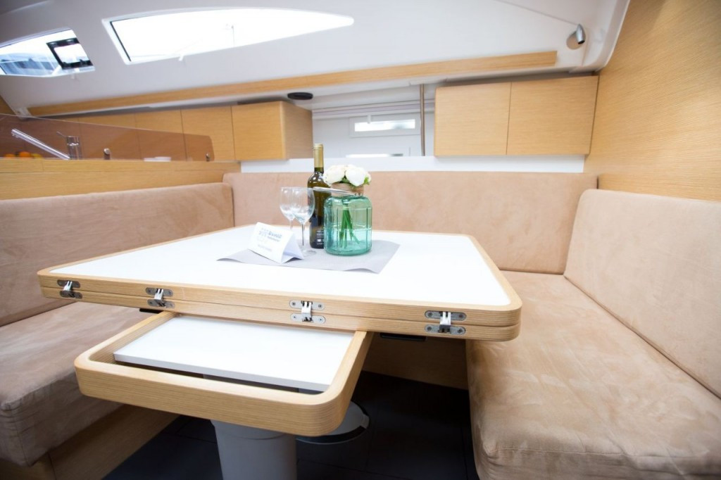 Yacht ELAN - 444 Impression "Živa"