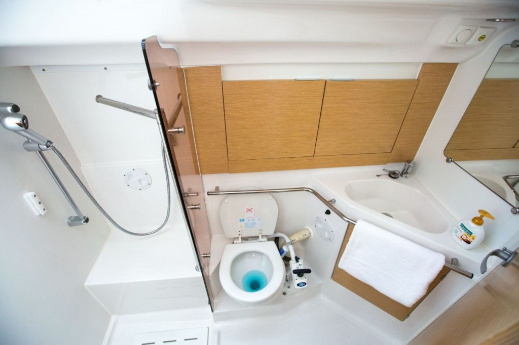 Yacht ELAN - 444 Impression "Živa"