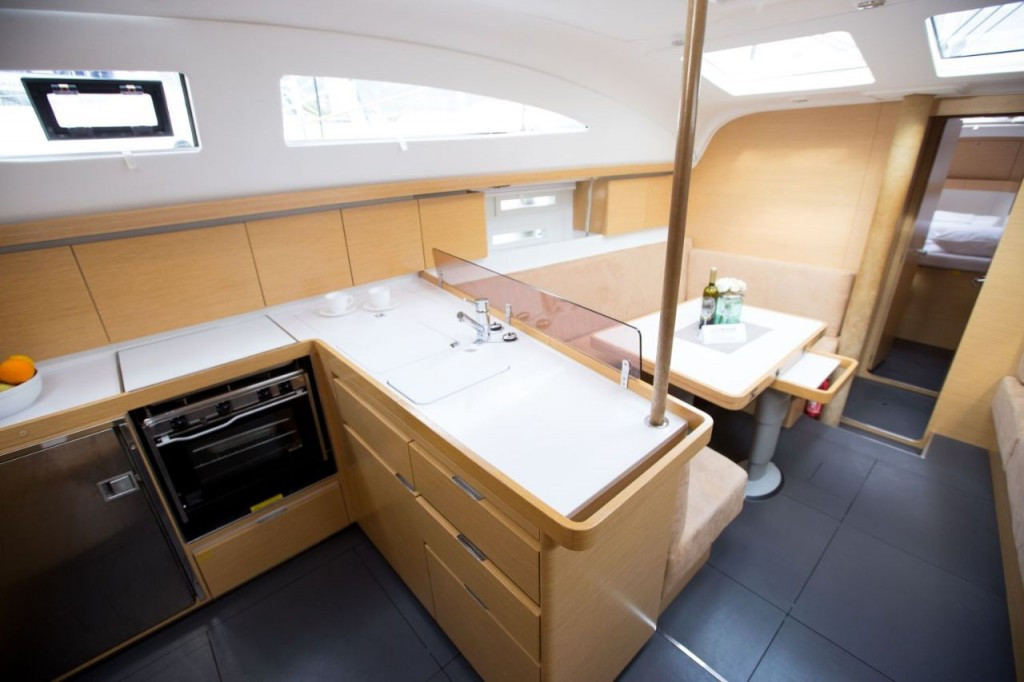 Yacht ELAN - 444 Impression "Živa"