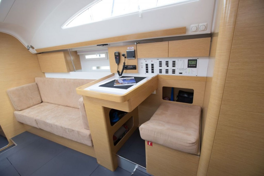 Yacht ELAN - 444 Impression "Živa"