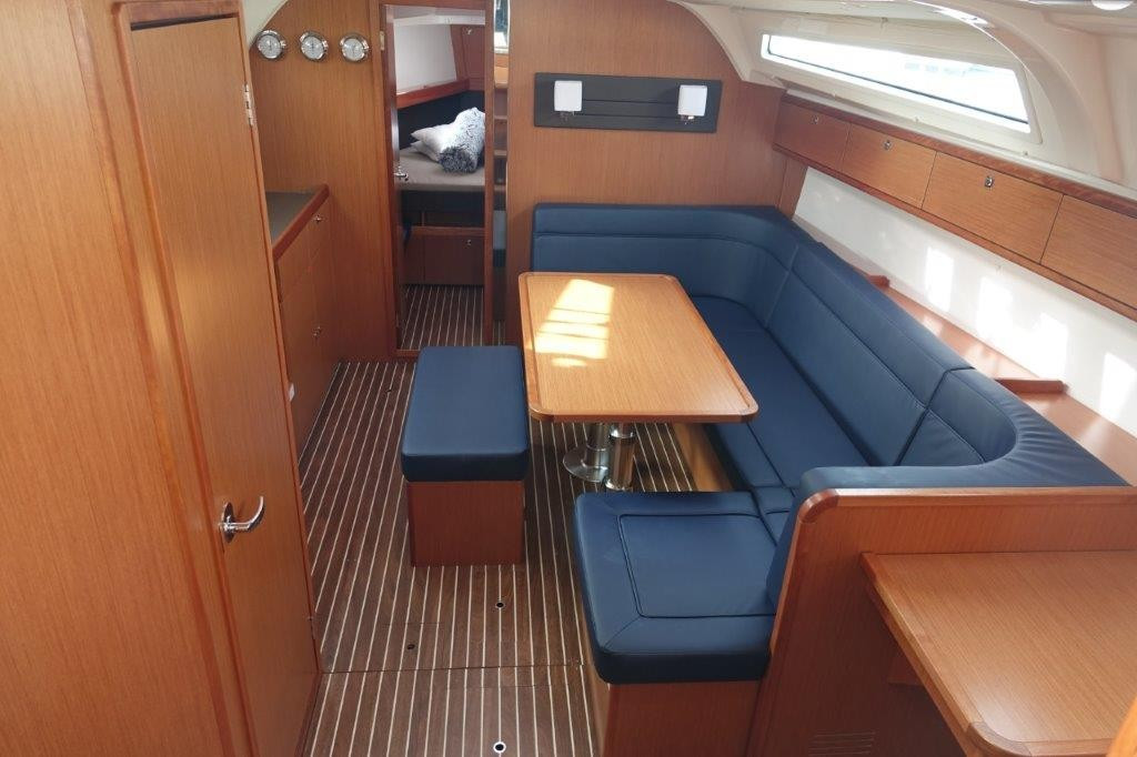 Yacht BAVARIA - Cruiser 41 "Oberon"